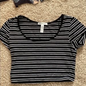Cropped T with stripes